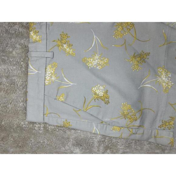 GAP khaki cotton casual summer chino shorts Size 6R - Picture 3 of 6